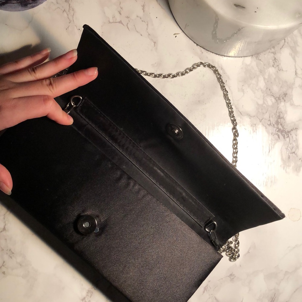 Clutch - Picture 2 of 2